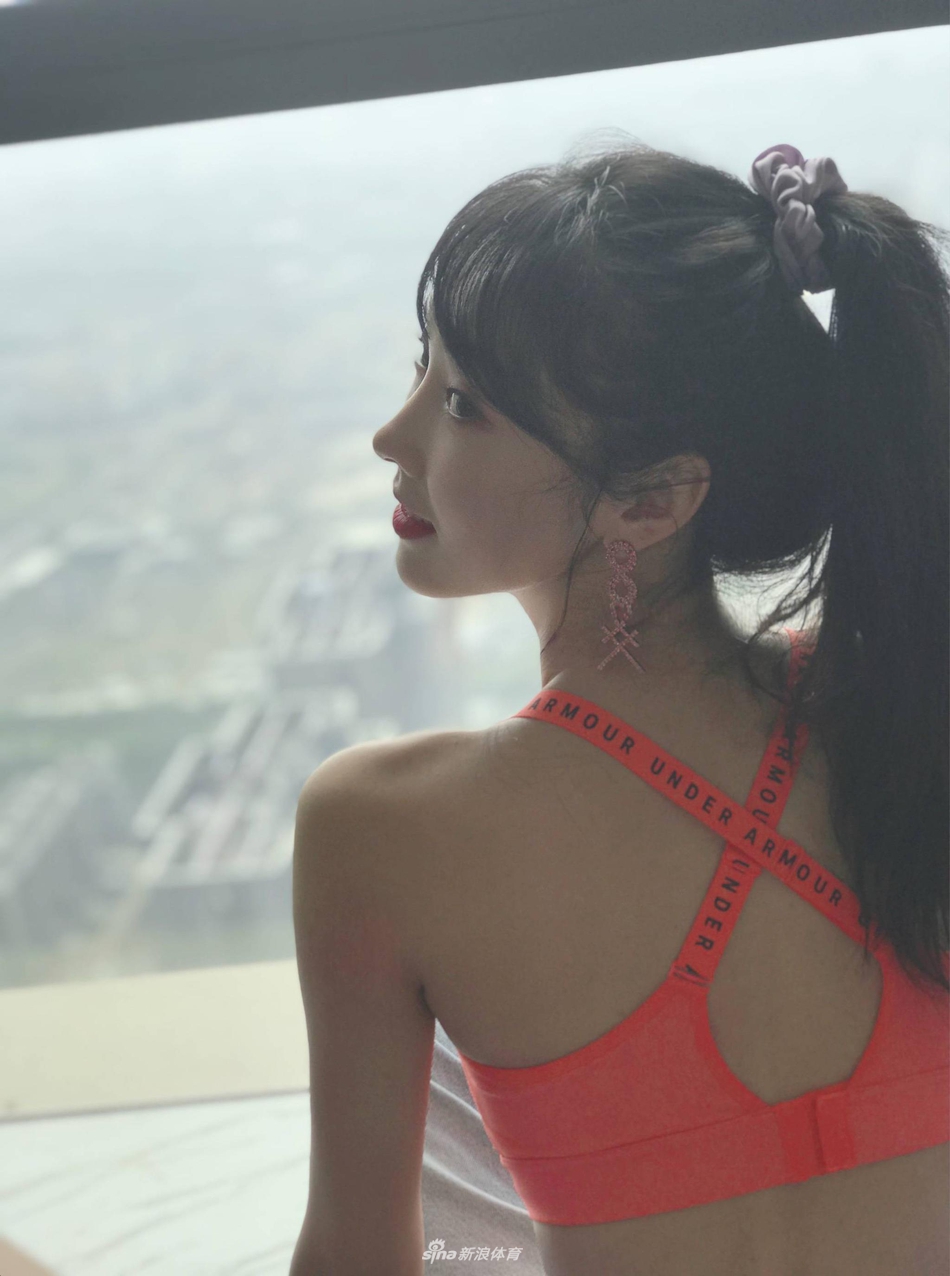 师姐宣璐运动装美照纤腰大长腿身材太赞