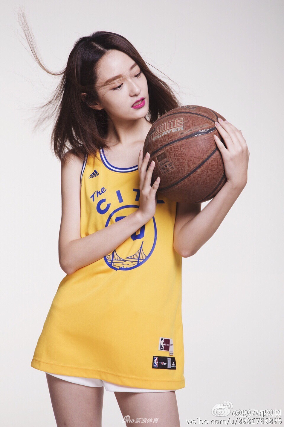 勇士国内女球迷集合 颜值身材大赞