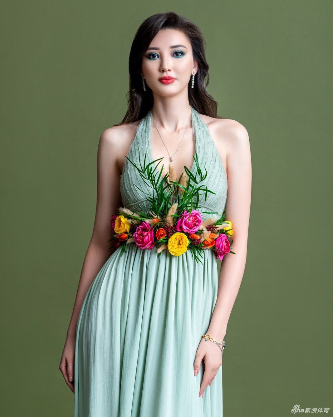 哈萨克斯坦女排美女宣布结婚 曾因高颜值+大长腿走红