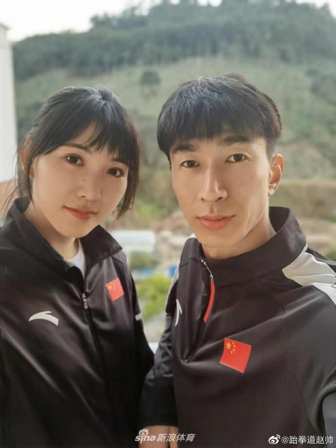 郑姝音新年晒美拍