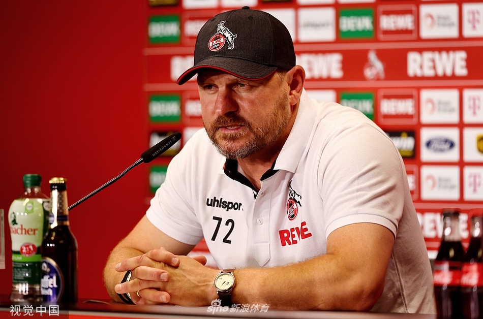 科隆足球俱乐部召开发布会 新帅斯特芬·鲍姆加特正式执教