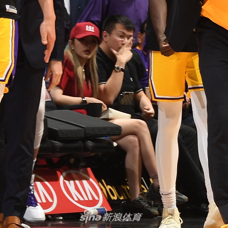 网红周扬青官宣与罗志祥分手 曾坐詹姆斯身边看洛杉矶德比