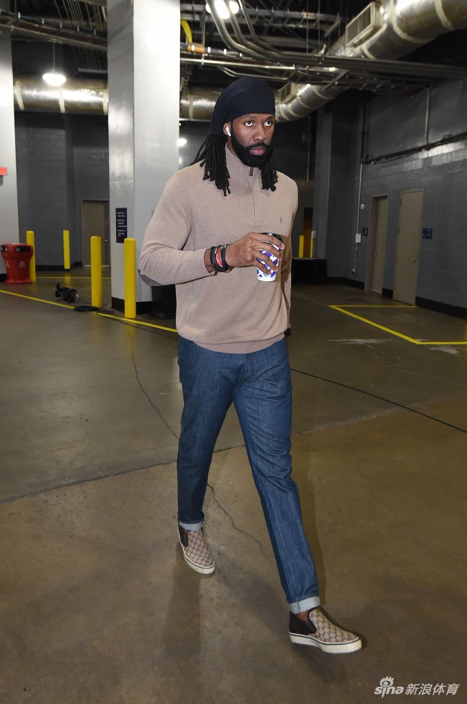 惊了！火箭38岁大叔刮完胡子变英俊小生