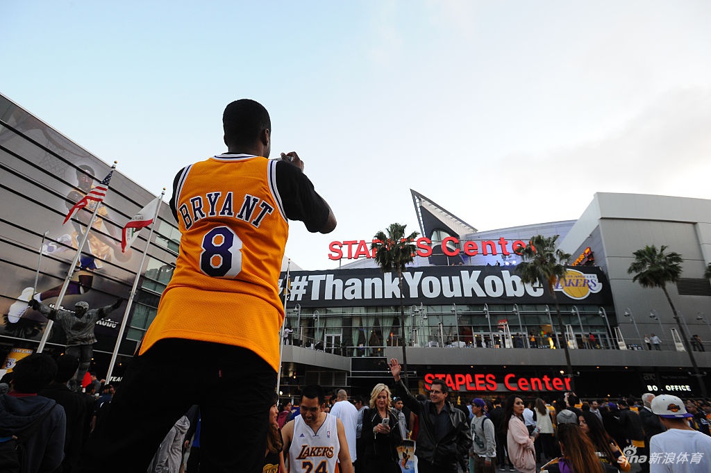 4年前今天科比告别战砍60分 24张老照片回顾最后一舞