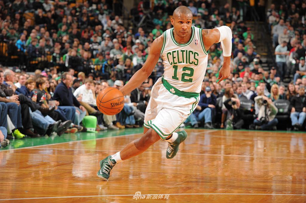 “巴西闪电”巴博萨正式宣布退役 加入勇士教练团队