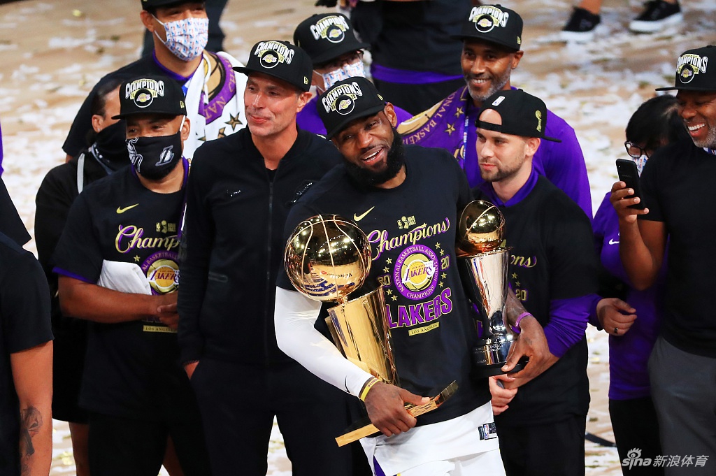 詹姆斯获得总决赛MVP 历史首位三支不同球队FMVP