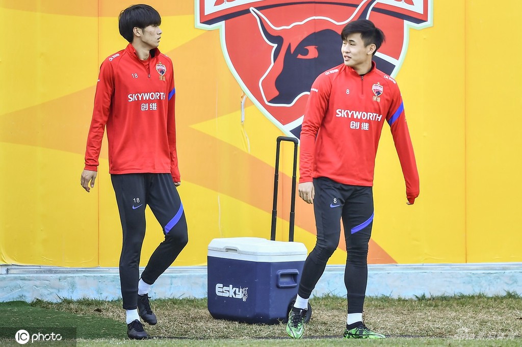 深足部分球员欠薪 戴伟浚向足协申请仲裁