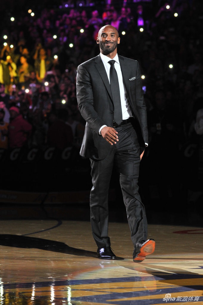 科比球衣退役两周年回顾 湖人传奇永存