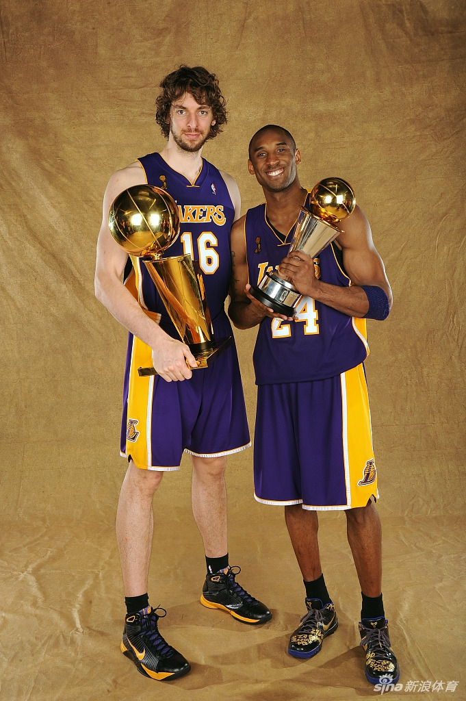 11年前的今天湖人击败魔术夺总冠军 科比生涯首次总决赛MVP