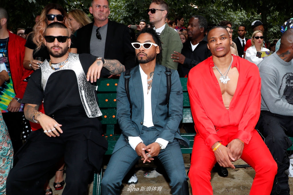 巴黎男装周LV秀场威少与吴亦凡同场比帅