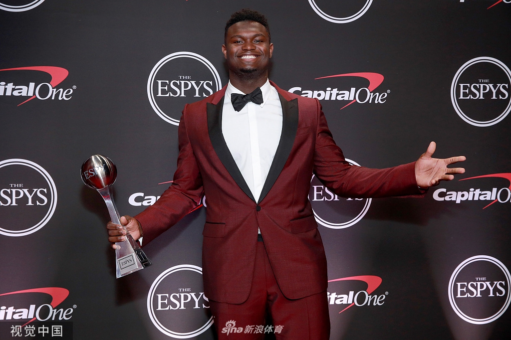 锡安-威廉姆森当选为全美最佳大学生运动员