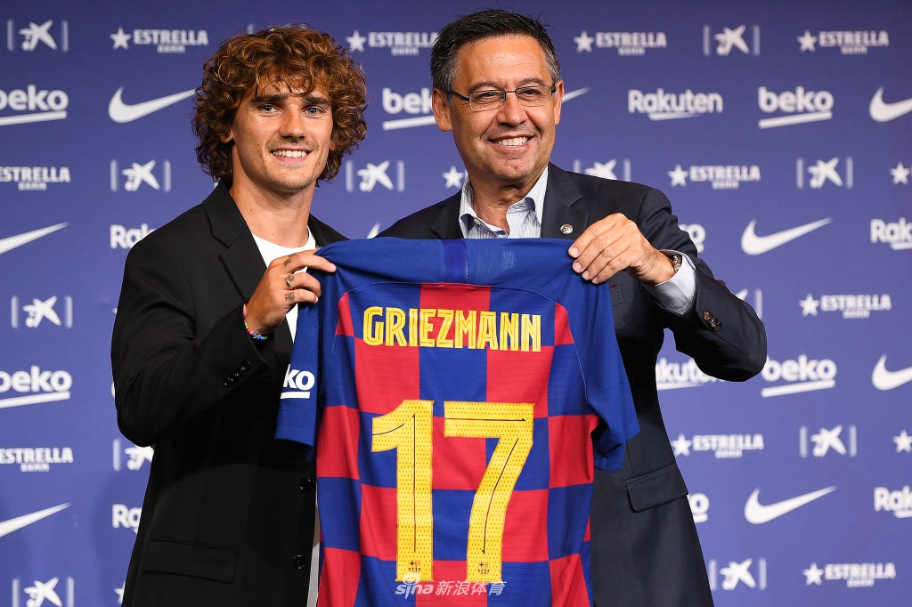 格列兹曼正式亮相巴萨 身披17号球衣