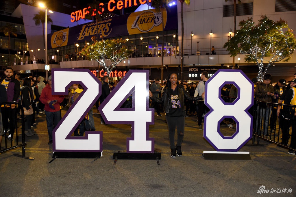 科比球衣退役两周年回顾 湖人传奇永存