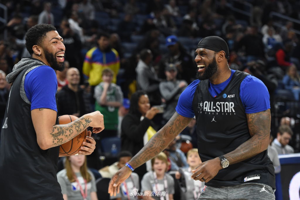 詹姆斯字母哥引领全明星训练备战正赛