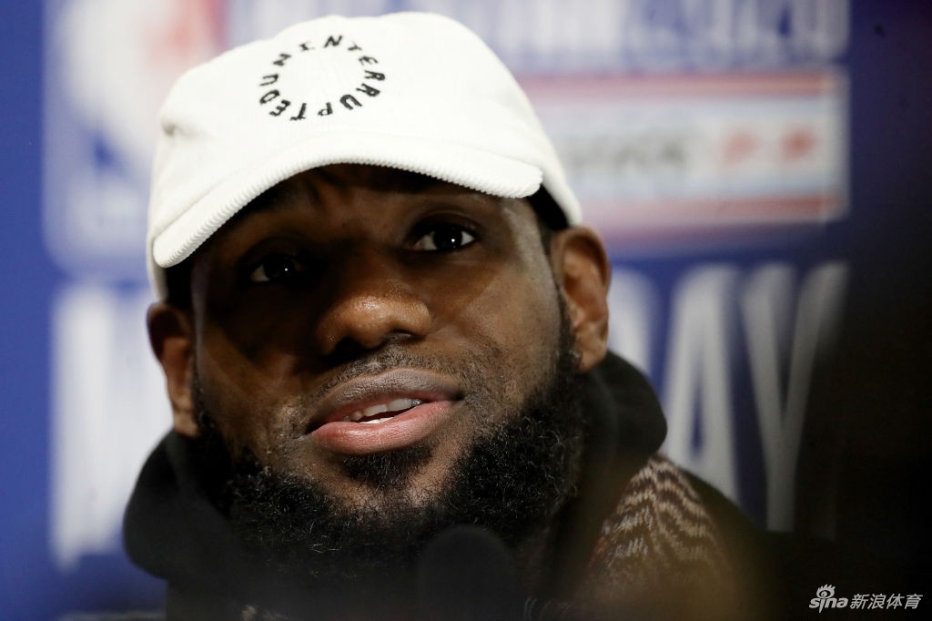 NBA全明星媒体采访日 詹姆斯成关注焦点