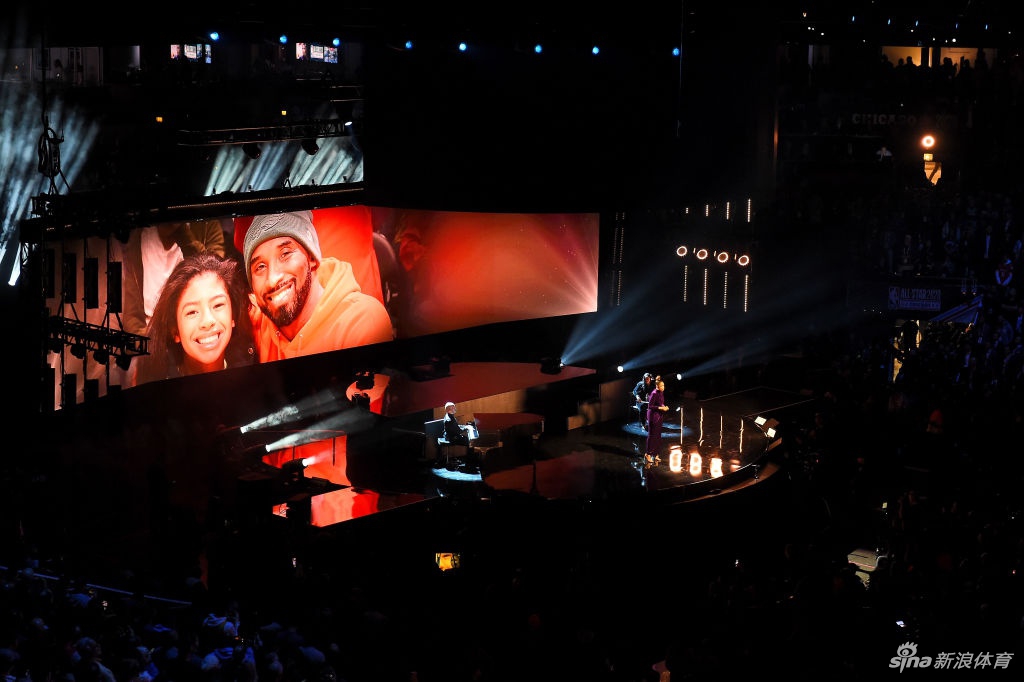 全明星赛前表演纪念科比和女儿 音容笑貌历历在目