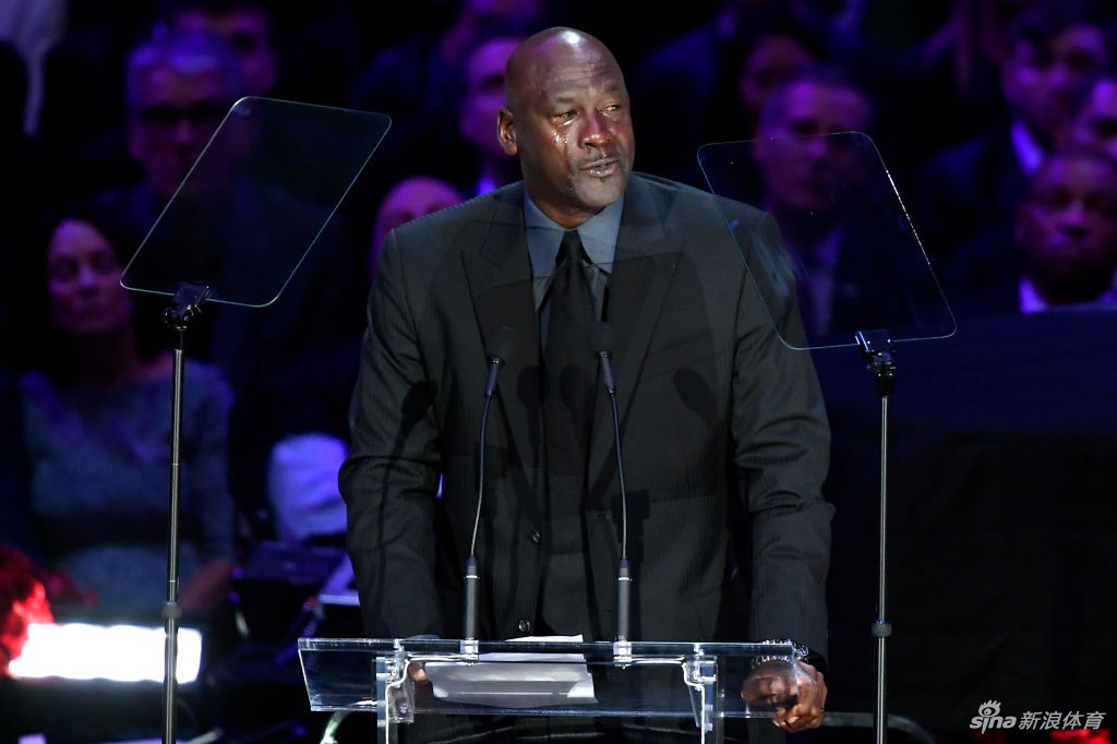 乔丹泪洒科比追悼会：我身体的一部分也死去了