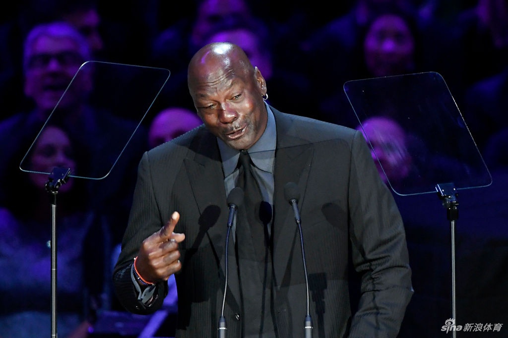 乔丹泪洒科比追悼会：我身体的一部分也死去了