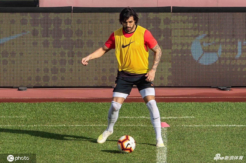 高拉特:希望能为国足效力 未来会更多在中国生活