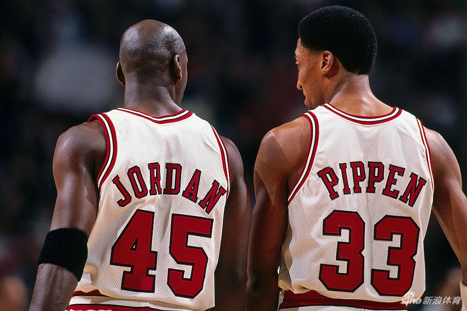 45号乔丹老照片：23号杀手本能仍在 依旧佛挡杀佛