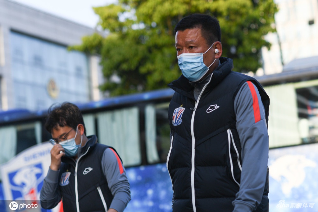 上海申花抵达苏州赛区 首轮将大战国安
