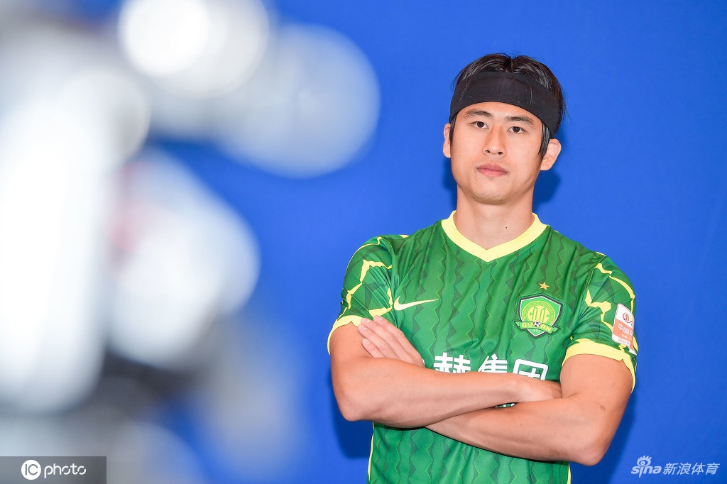 北京国安拍摄新赛季写真花絮 张玉宁李可引领众将