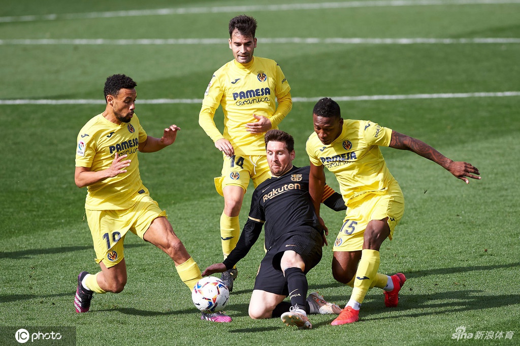 梅西一场被对手放倒四次 巨星待遇：凶狠犯规