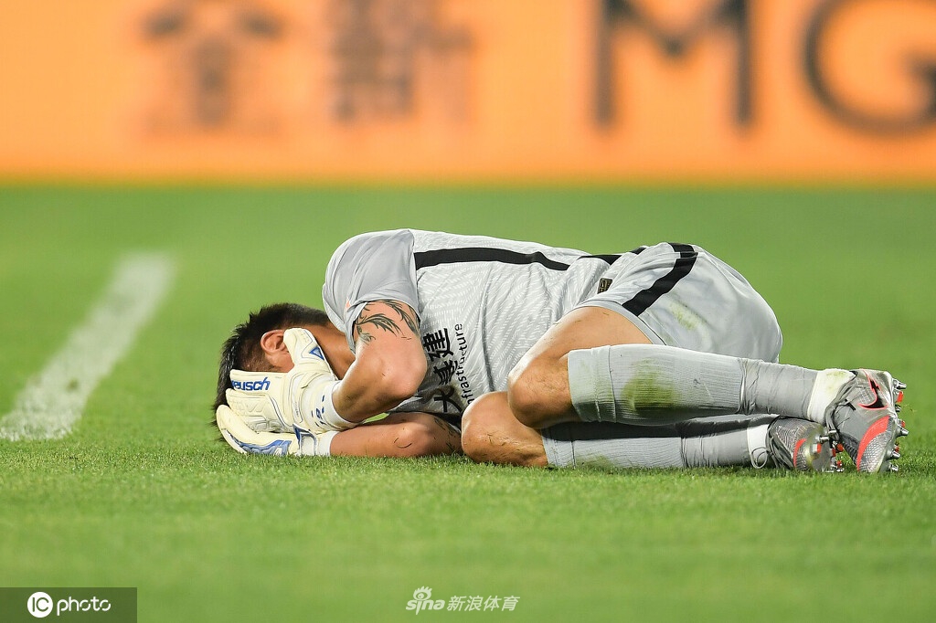 上海申花：曾诚两根肋骨骨折 彭欣力腓骨骨折