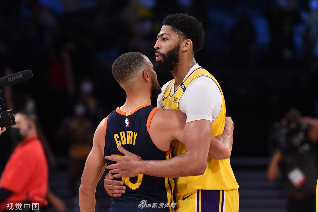 [NBA附加赛]湖人胜勇士晋级季后赛 詹姆斯砍三双