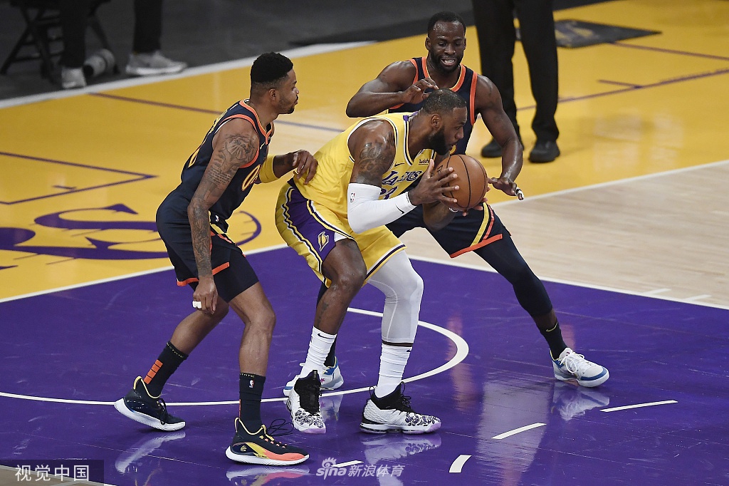 [NBA附加赛]湖人胜勇士晋级季后赛 詹姆斯砍三双