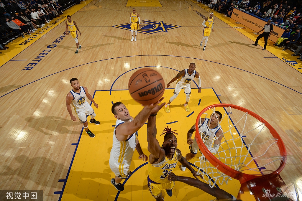 [NBA季前赛]湖人114-121勇士 库里30分