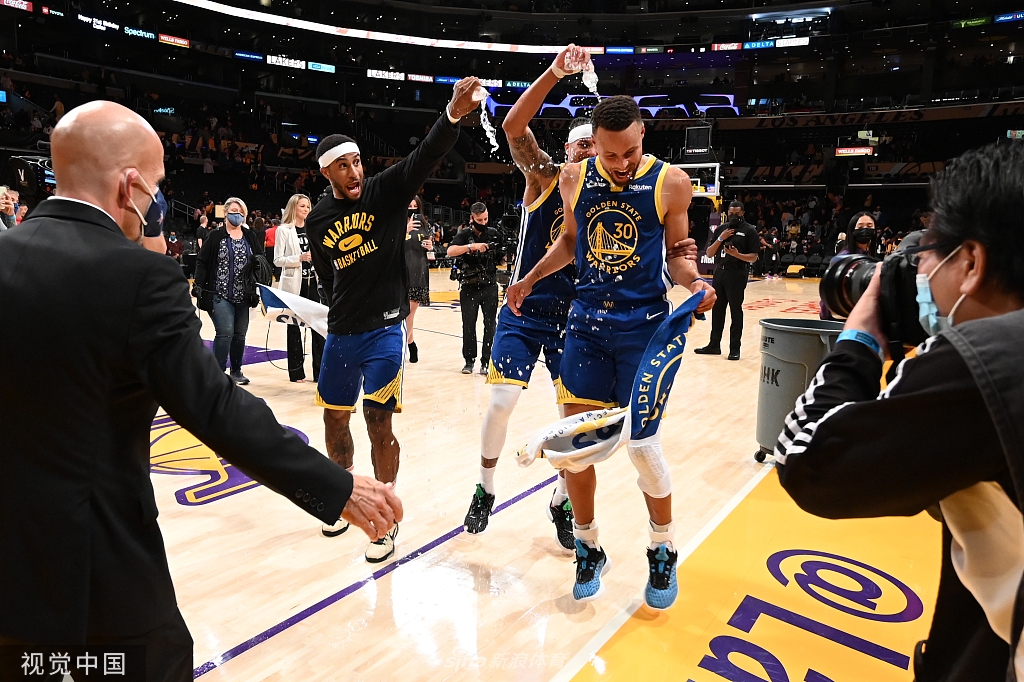 [NBA揭幕战]勇士121-114湖人