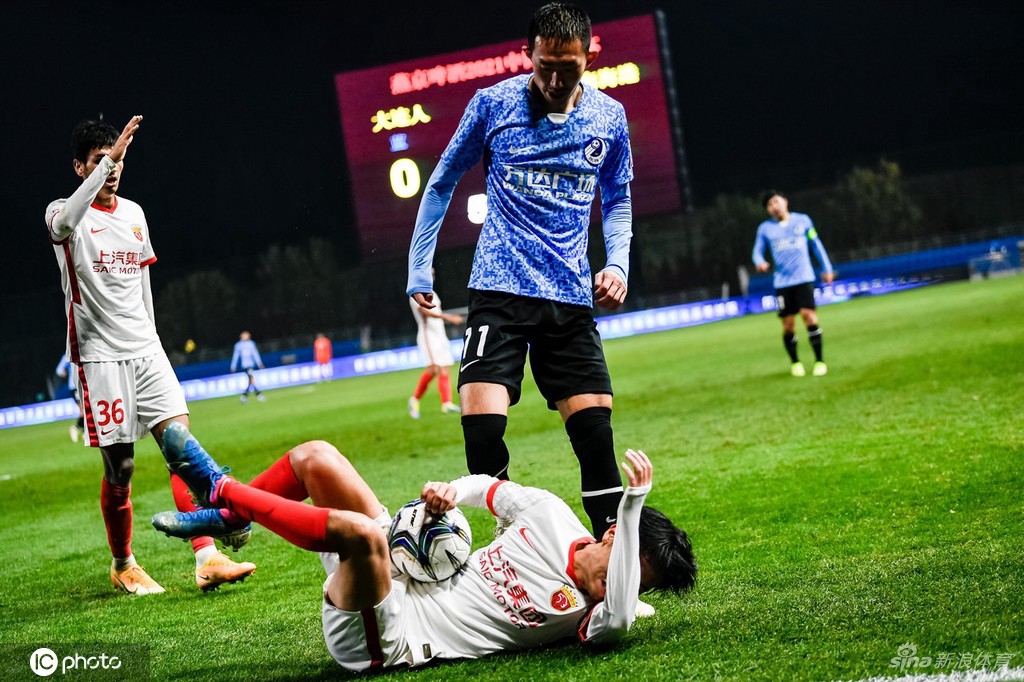 [足协杯]上海海港3-0胜大连人