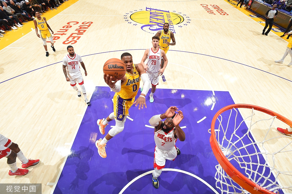 [NBA]火箭117-119湖人 詹皇30+10