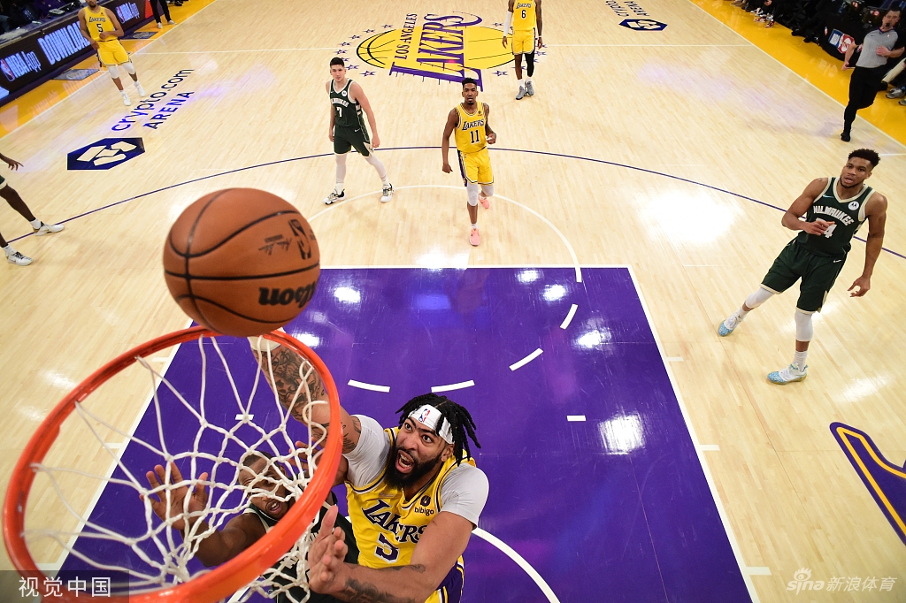 [NBA]雄鹿131-116湖人 字母哥44分力压詹皇