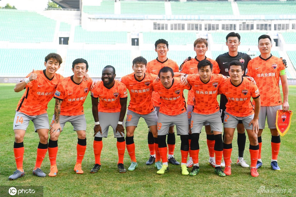 深足部分球员欠薪 戴伟浚向足协申请仲裁