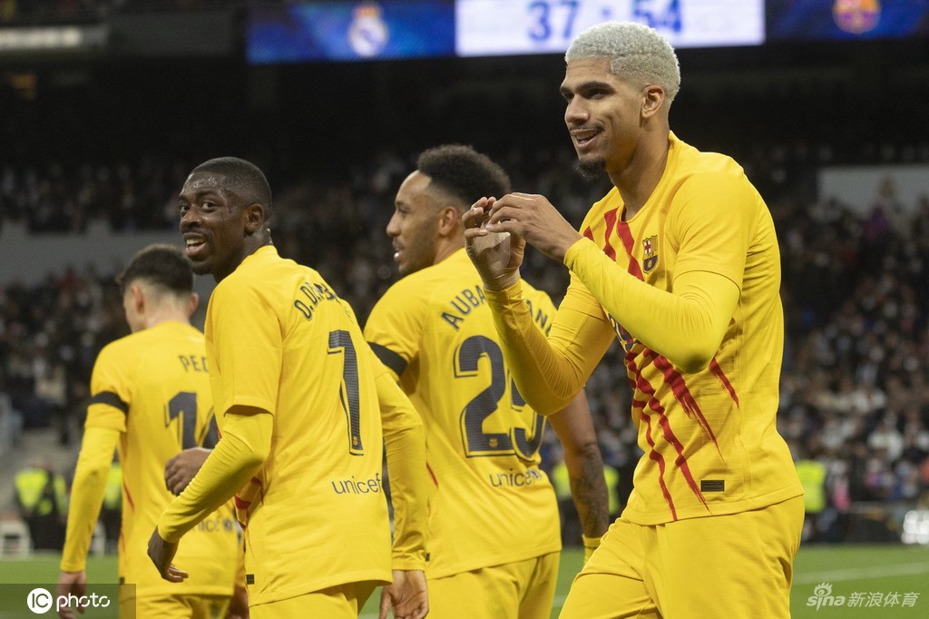 [西甲]皇马0-4巴萨 奥巴梅扬梅开二度