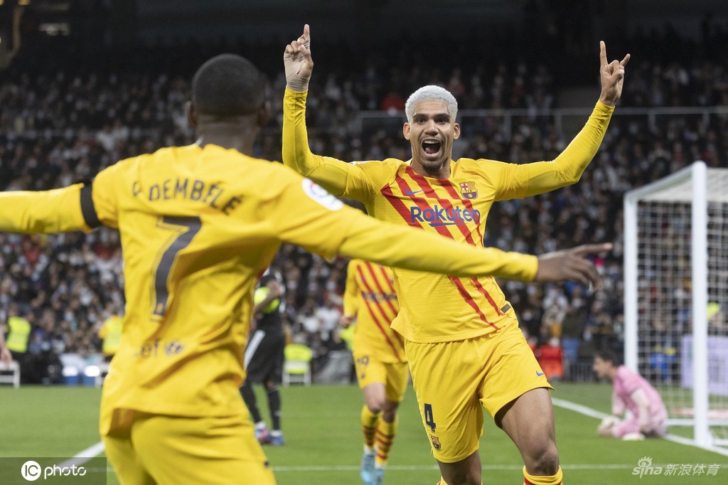 [西甲]皇马0-4巴萨 奥巴梅扬梅开二度