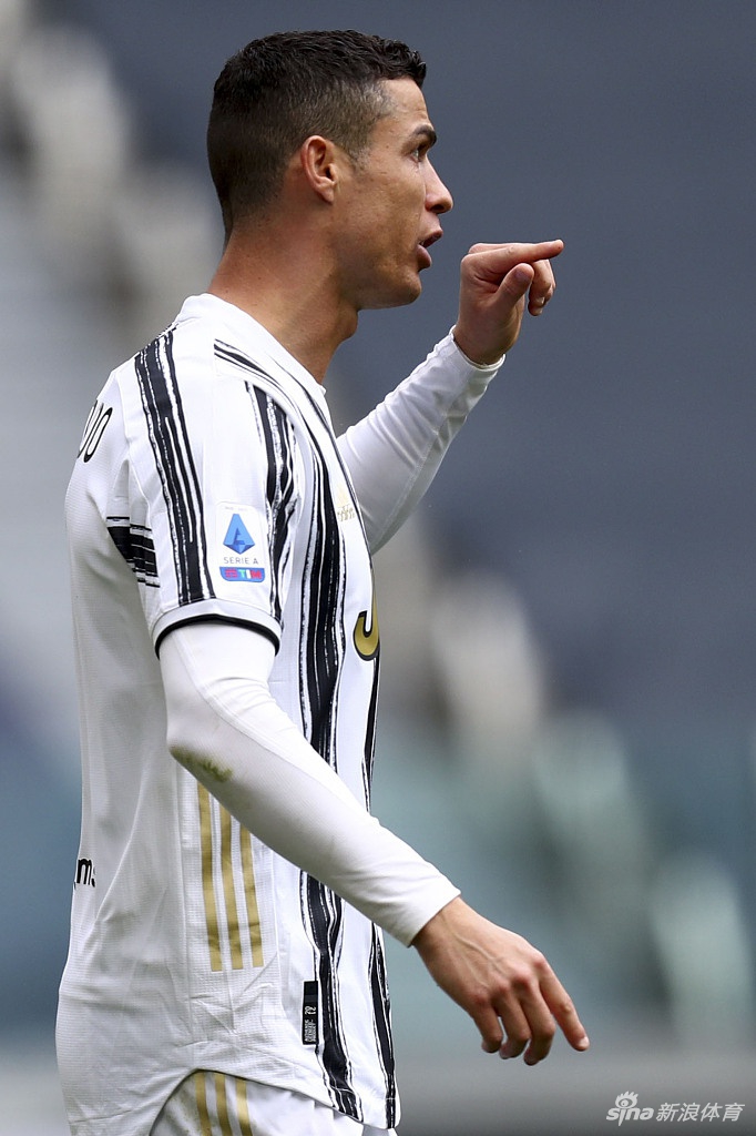 [意甲]尤文3-1热那亚 C罗中柱莫拉塔破门