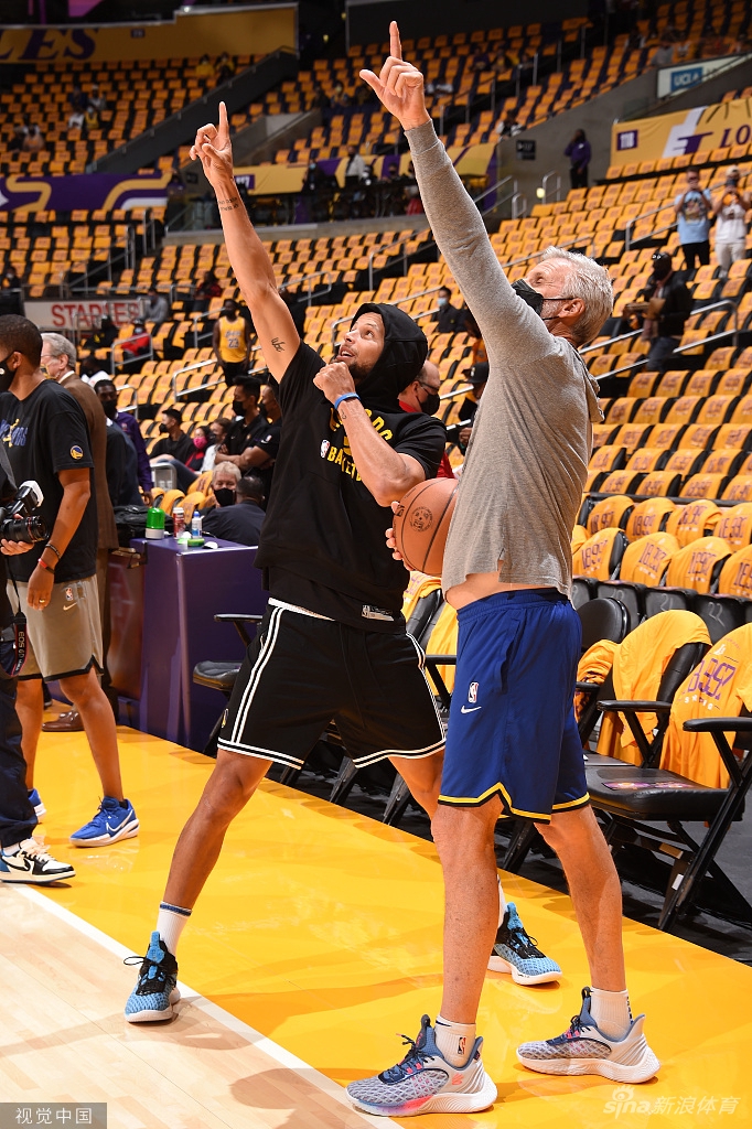 [NBA揭幕战]勇士121-114湖人