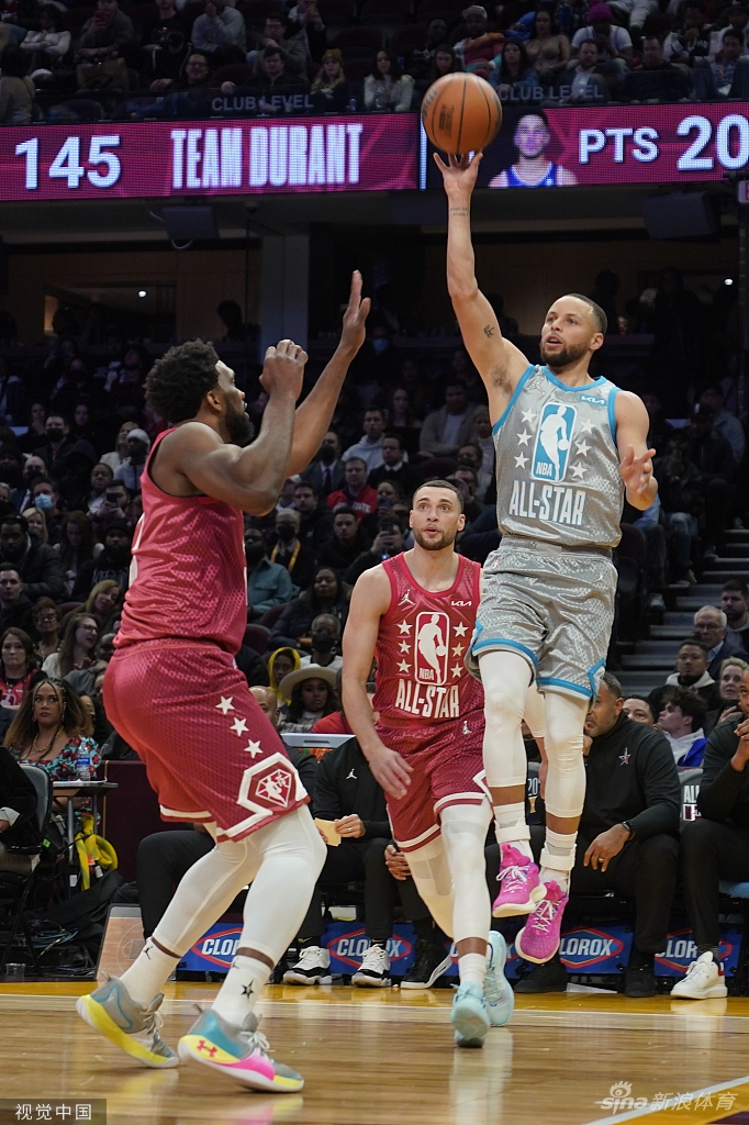 库里收获生涯首座全明星MVP奖杯 16记三分破纪录