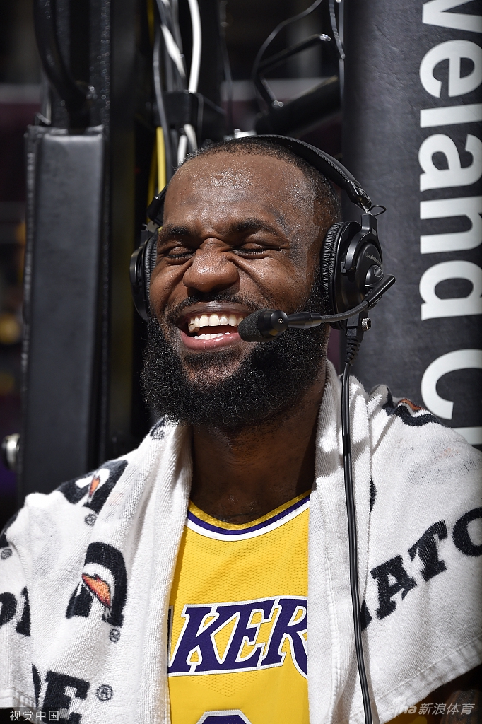 [NBA]湖人131-120骑士 詹姆斯豪取三双