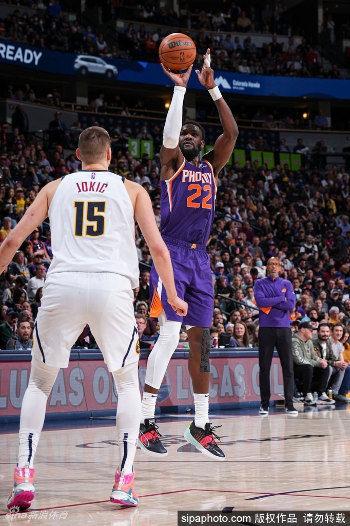 [NBA]布克49分太阳力克掘金 锁定常规赛联盟第一