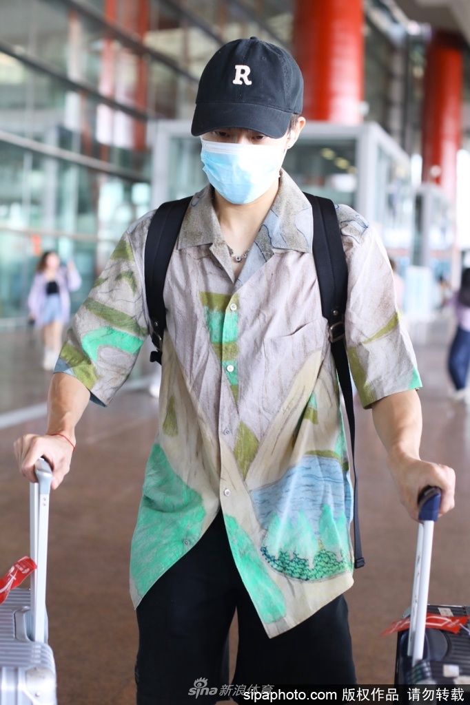 中国乒乓球队现身首都机场