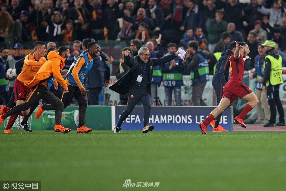 马诺拉斯疯狂庆祝