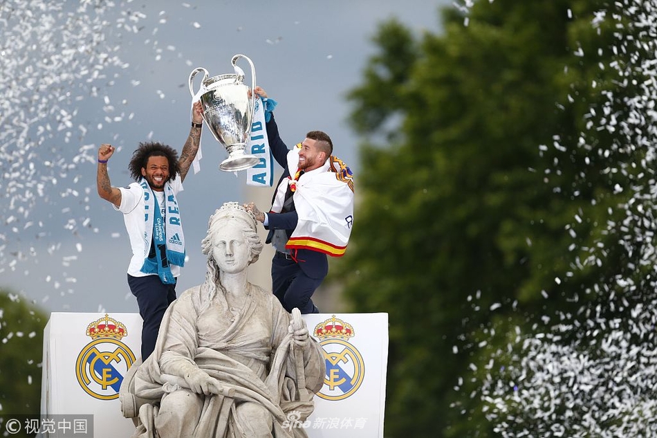 皇马欧冠夺冠举行冠军游行 C罗成为焦点