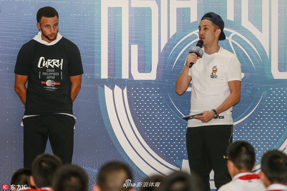 库里造访武汉华科附小