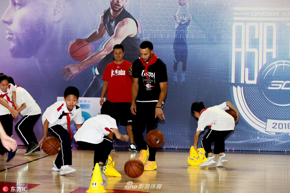 库里造访武汉华科附小