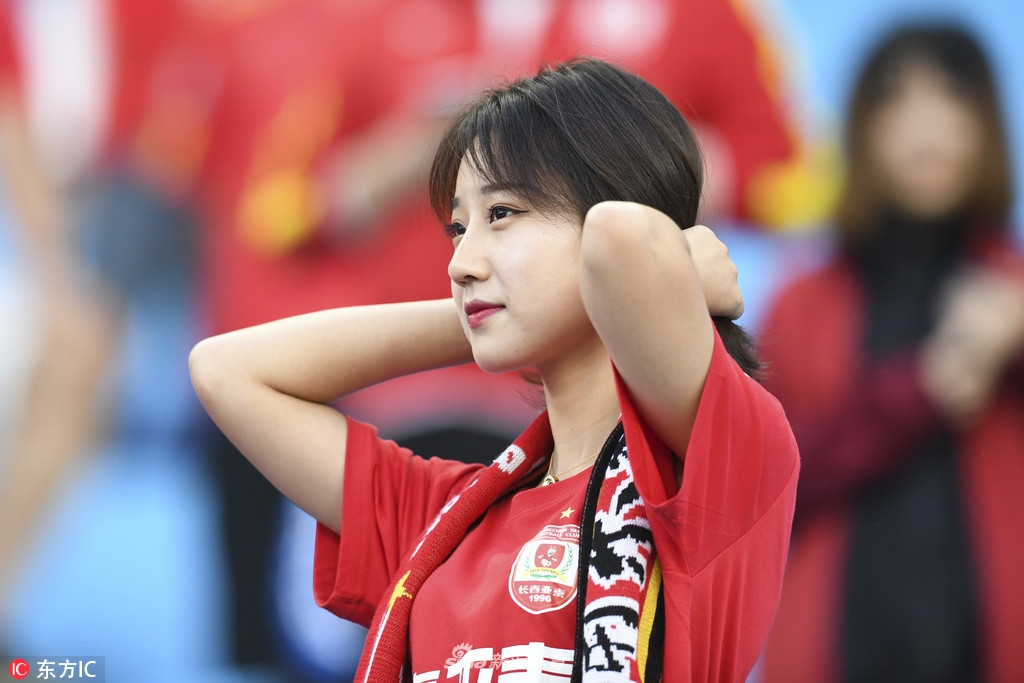 中超看台女球迷集锦:南北美女pk