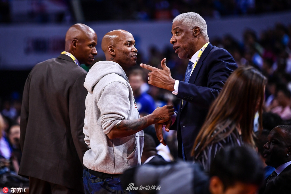 马布里与J博士寒暄